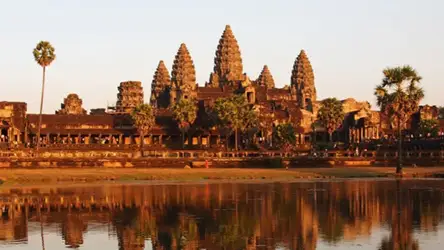 Exploring the World's Largest Temple in Cambodia img1